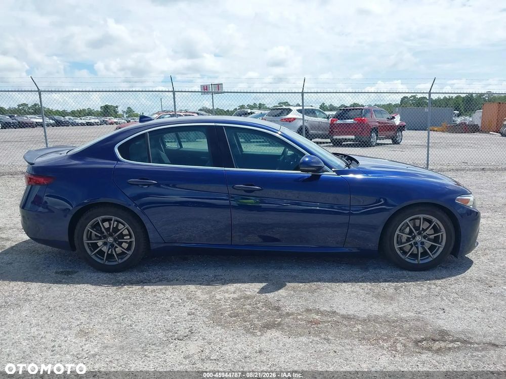 Alfa Romeo Giulia - 8