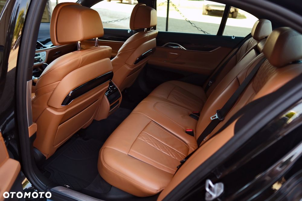 BMW Seria 7 - 14