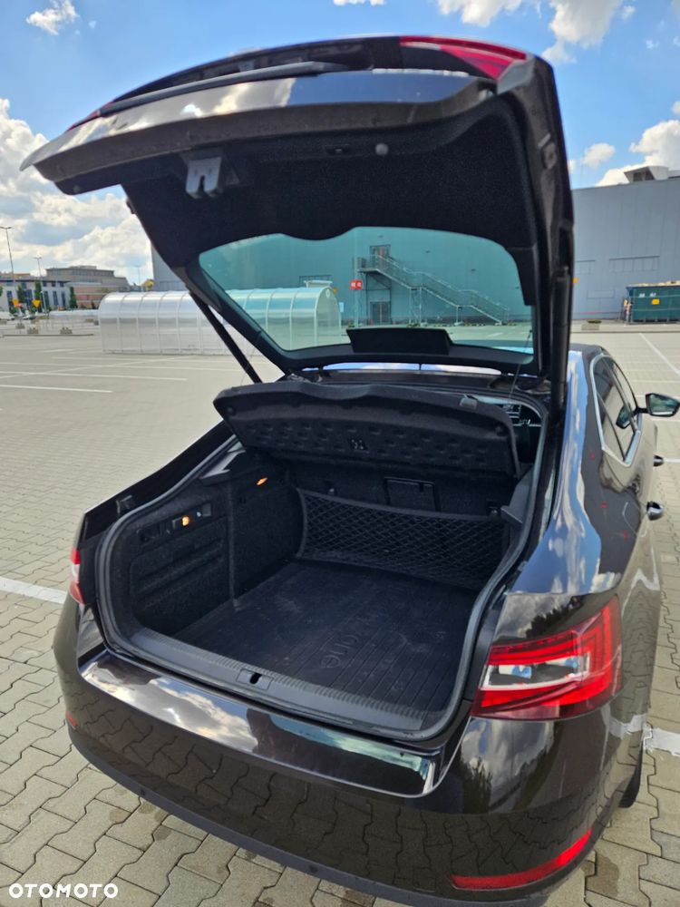 Skoda Superb 2.0 TDI L&K DSG - 8