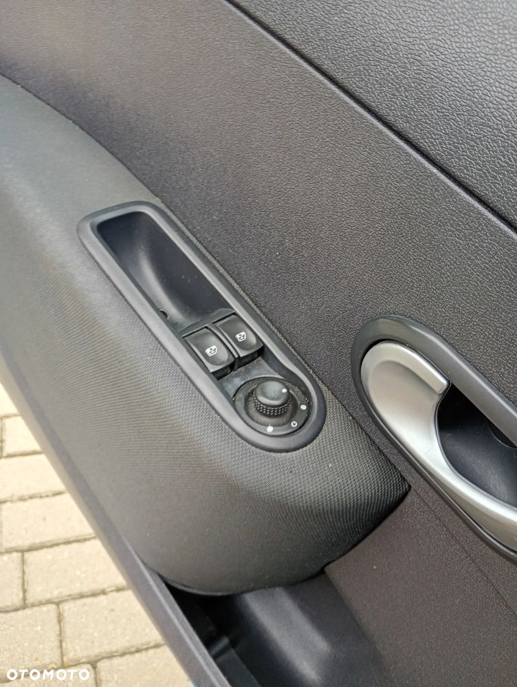 Renault Clio 1.2 16V Alize - 4