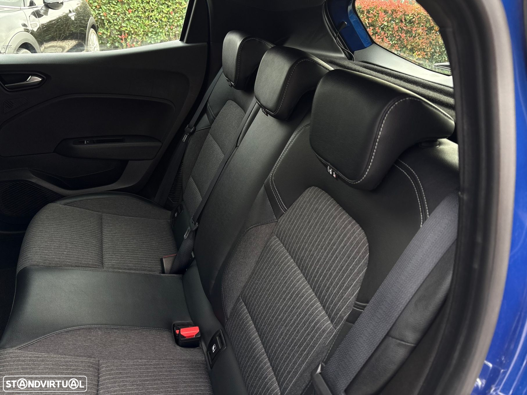 Renault Clio 1.6 E-Tech Full Hybrid Techno - 29