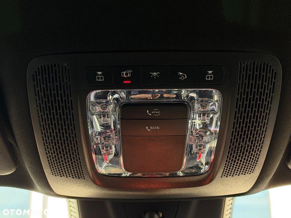 Mercedes-Benz GLB - 33