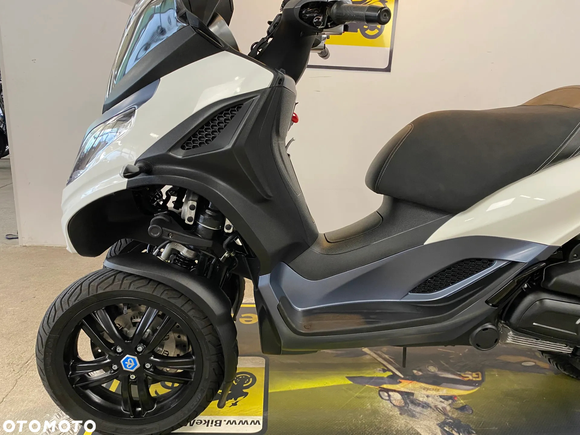 Piaggio MP-3 - 21