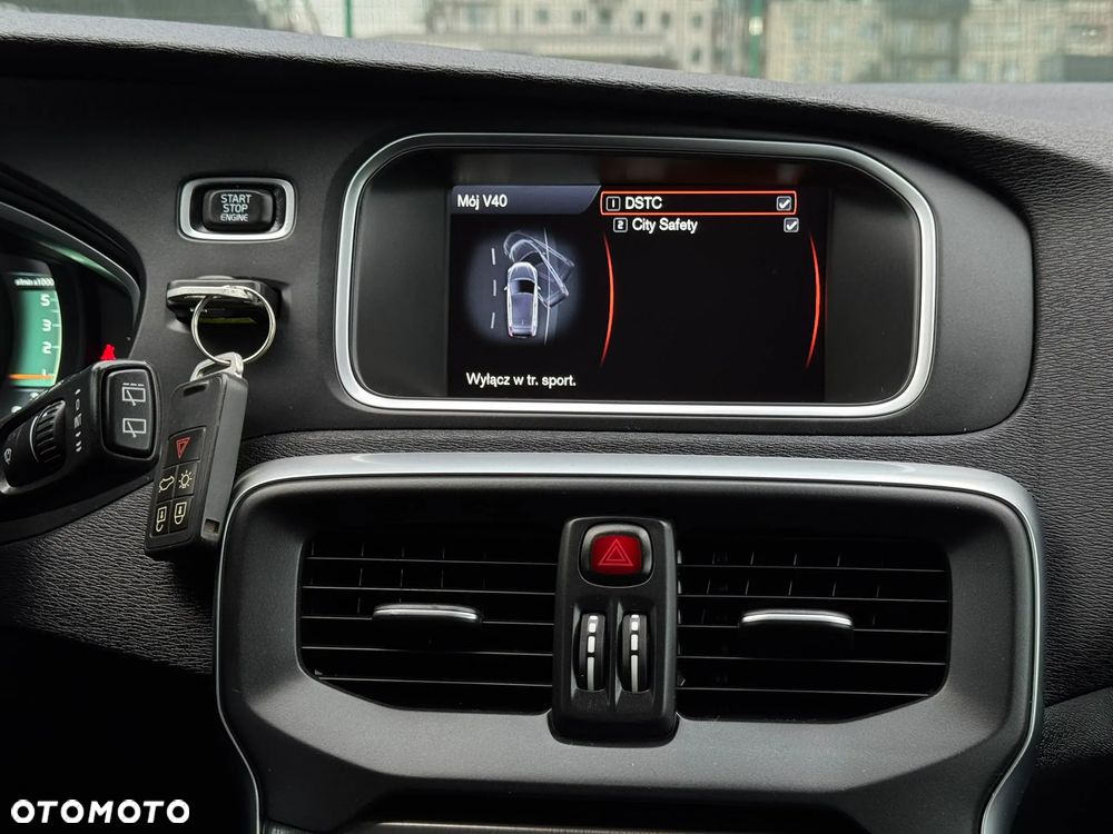Volvo V40 D3 Summum - 33