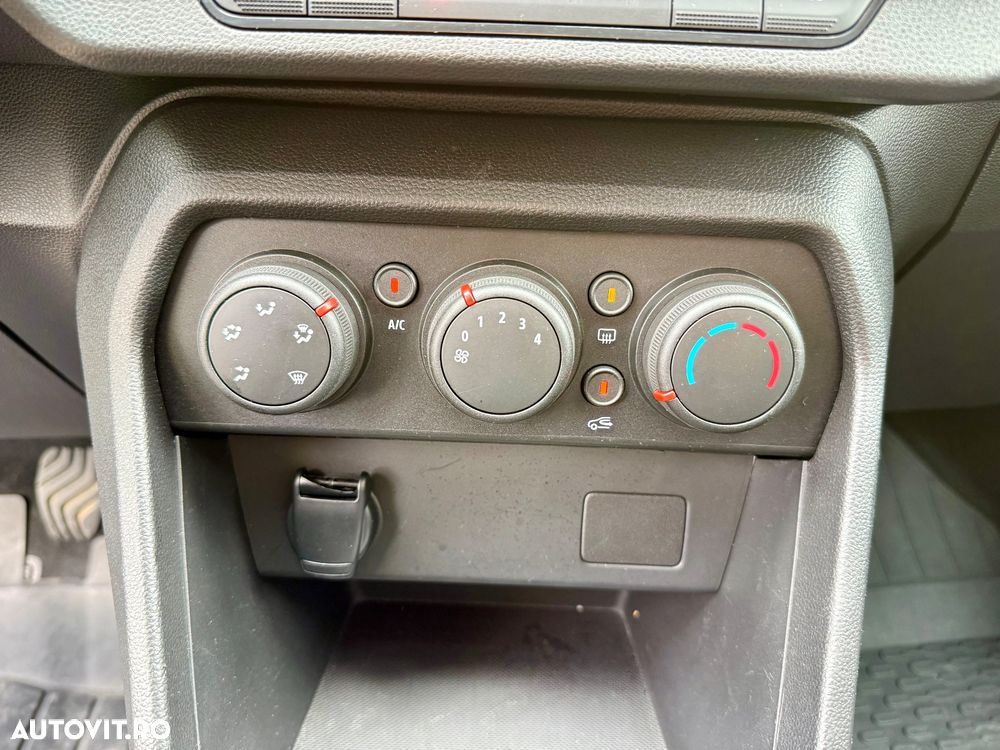 Dacia Logan TCe 90 MT6 Comfort - 13