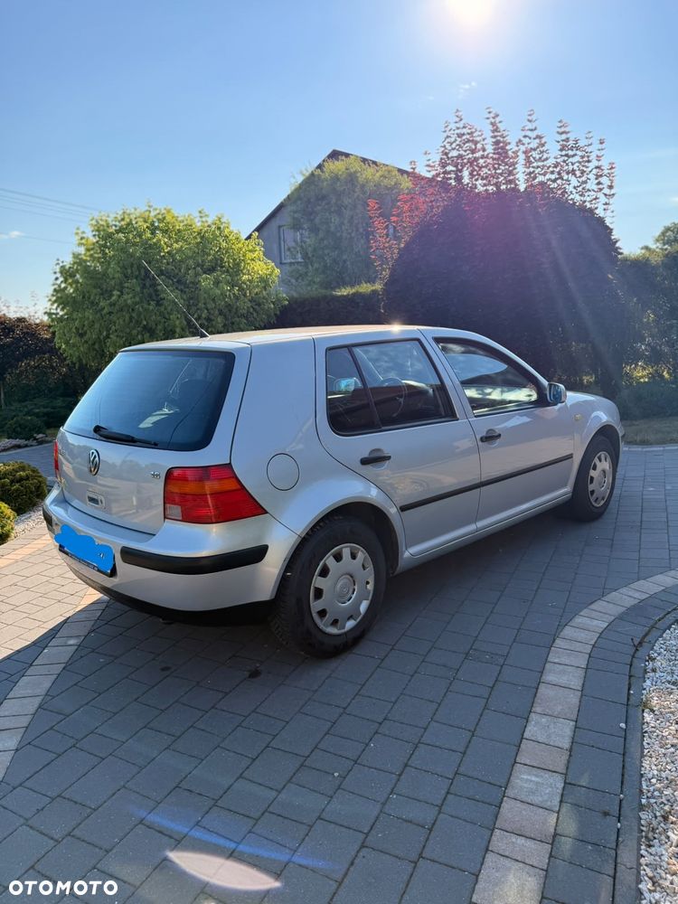 Volkswagen Golf 1.6 - 6