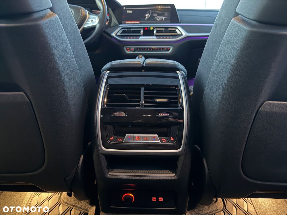BMW X7 xDrive40d mHEV - 16
