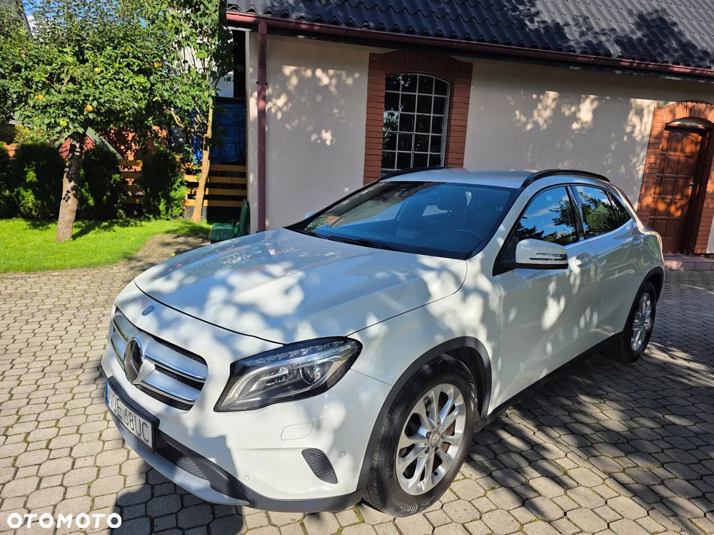 Mercedes-Benz GLA - 17