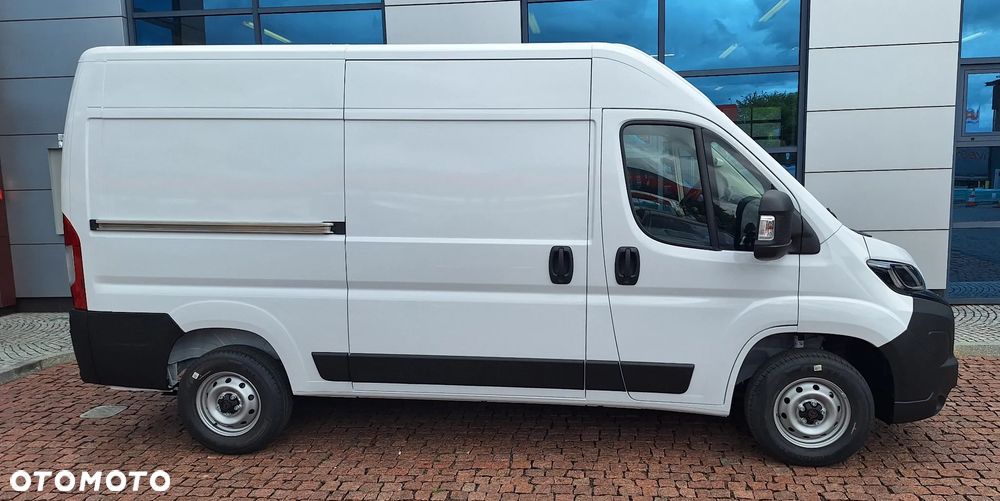 Peugeot Boxer Furgon L2H2 3.3T  Diesel 2.2 140 KM Manual - 4
