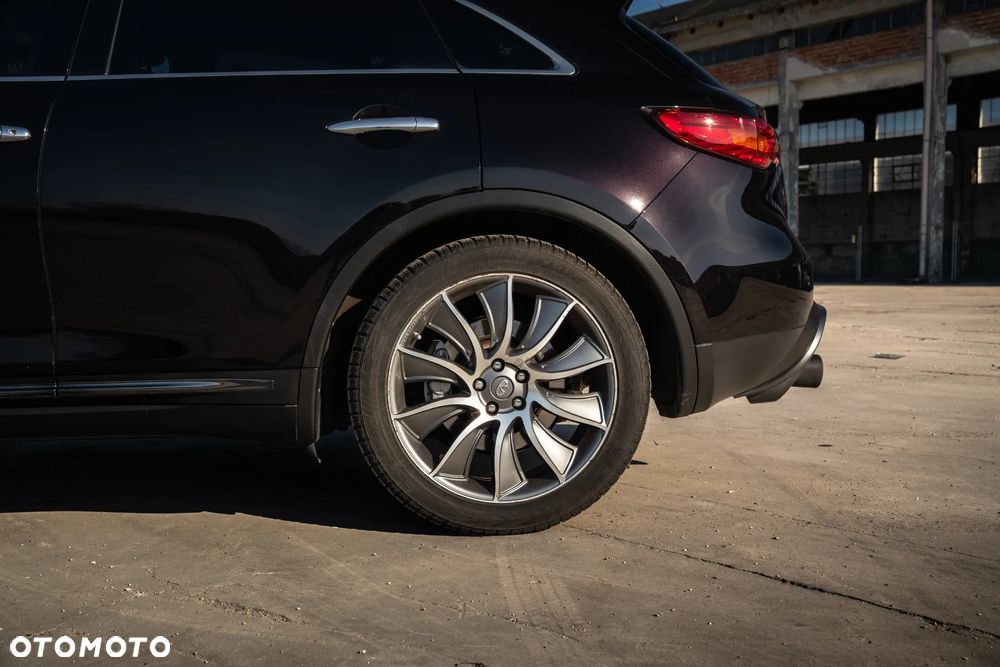 Infiniti QX70 - 7