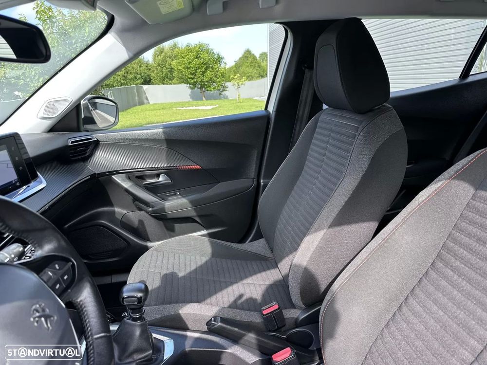 Peugeot 2008 1.2 PureTech Allure Pack - 30