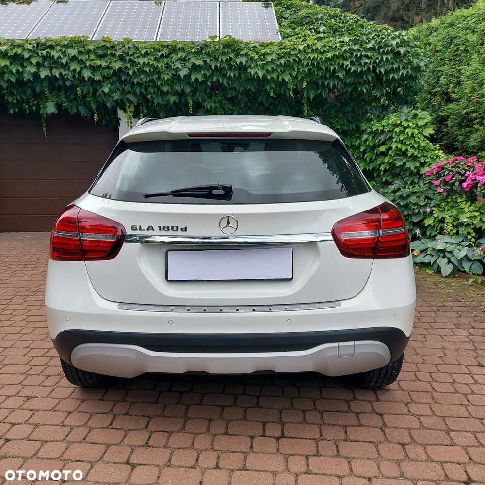 Mercedes-Benz GLA - 5
