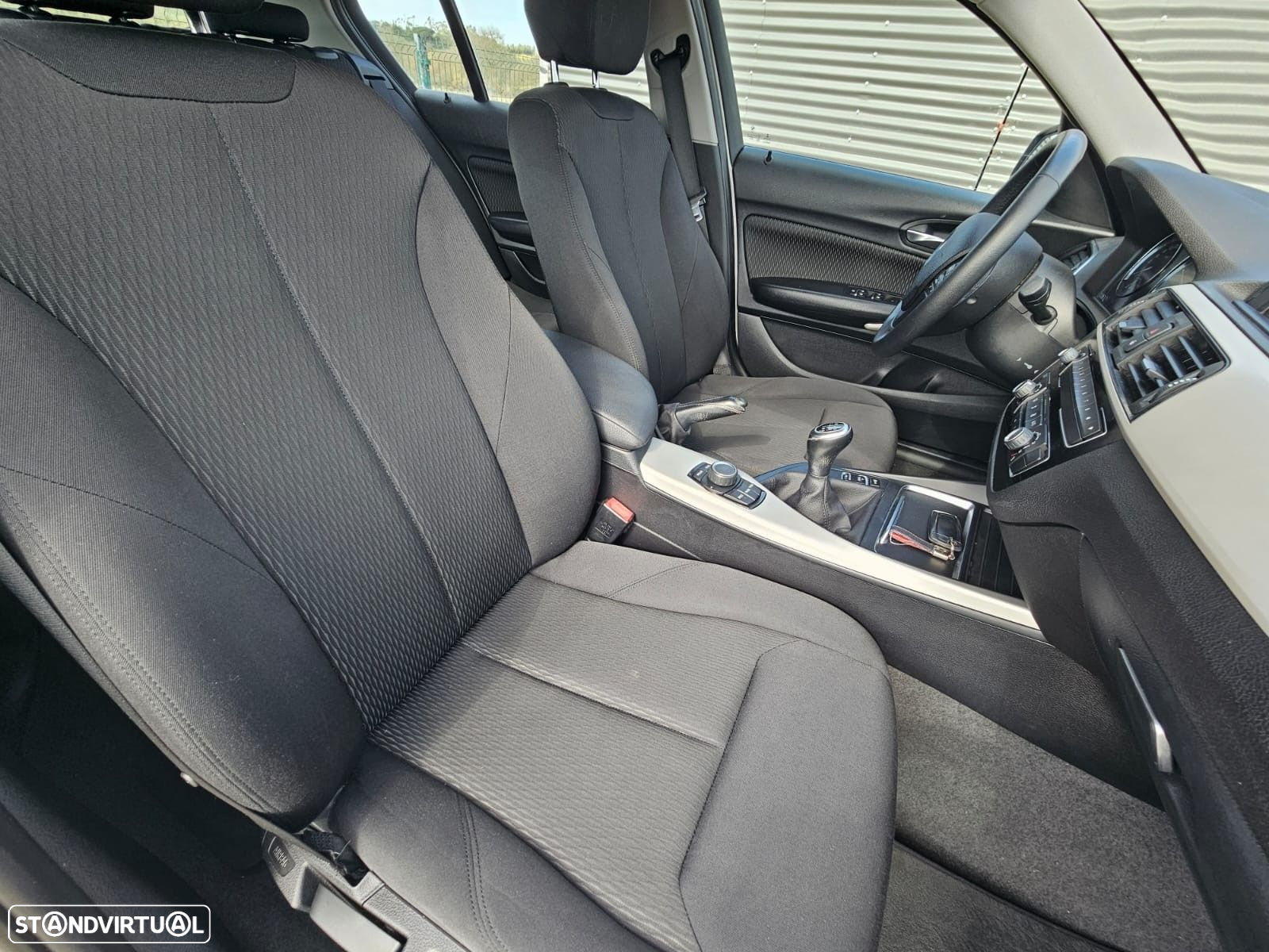 BMW 116 d Line Urban - 26