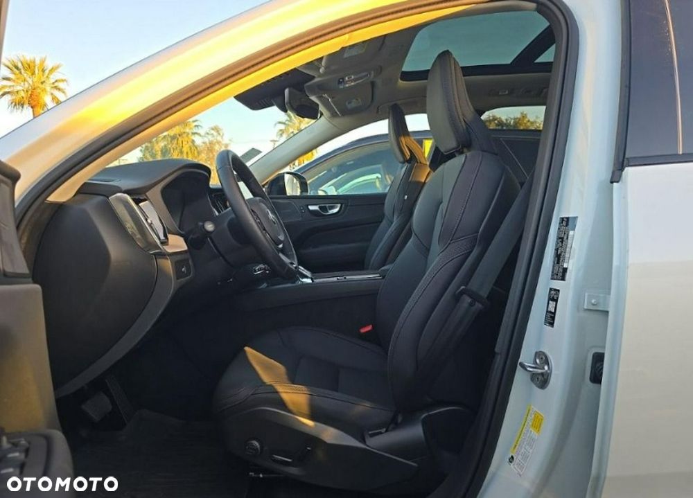Volvo XC 60 B5 AWD Plus Dark - 6
