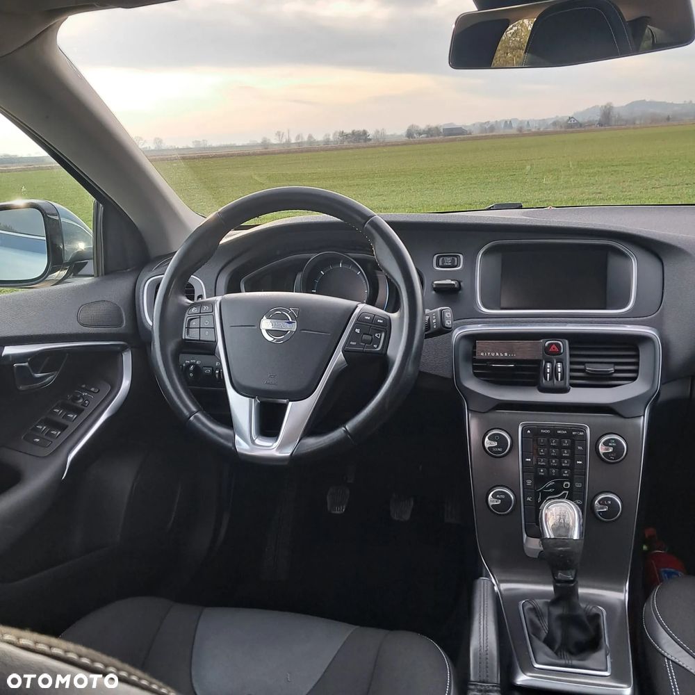 Volvo V40 D2 Momentum - 17