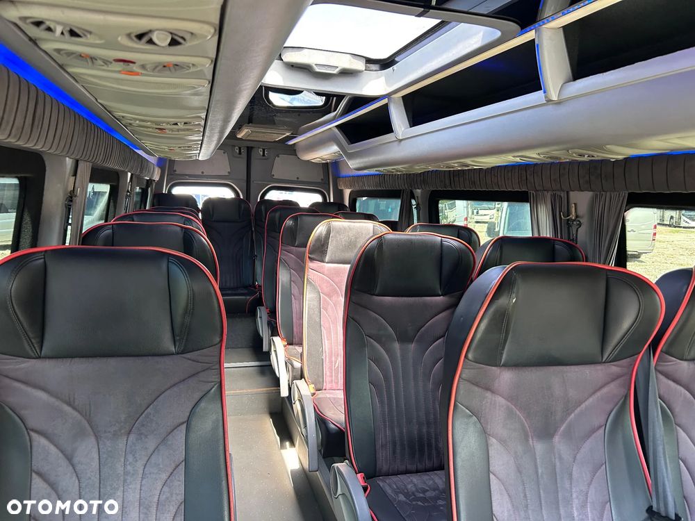 Mercedes-Benz Sprinter 519 - 23
