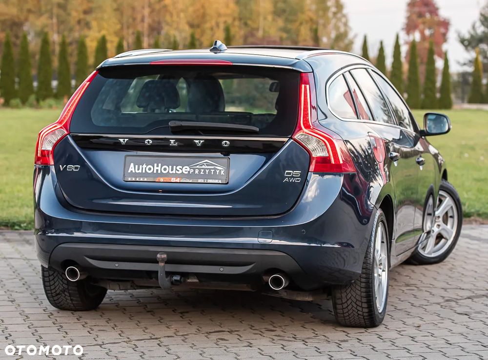 Volvo V60 D5 AWD Momentum - 12