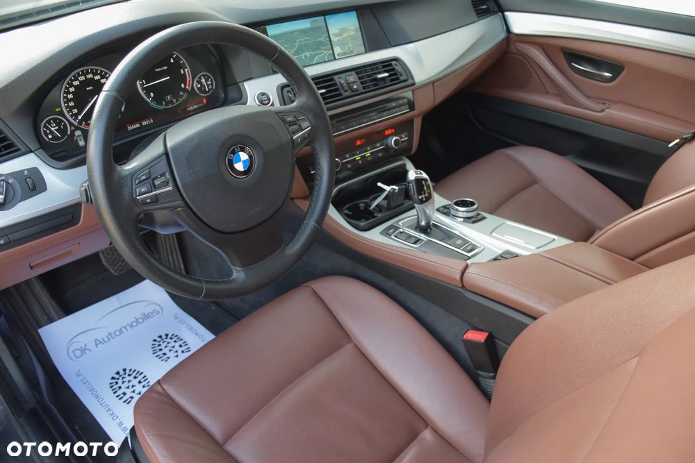 BMW Seria 5 525d Touring Sport-Aut Luxury Line - 19