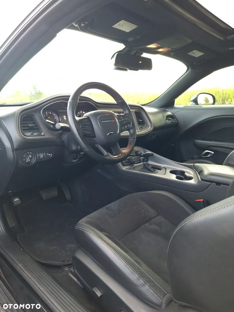 Dodge Challenger 5.7 R/T - 19