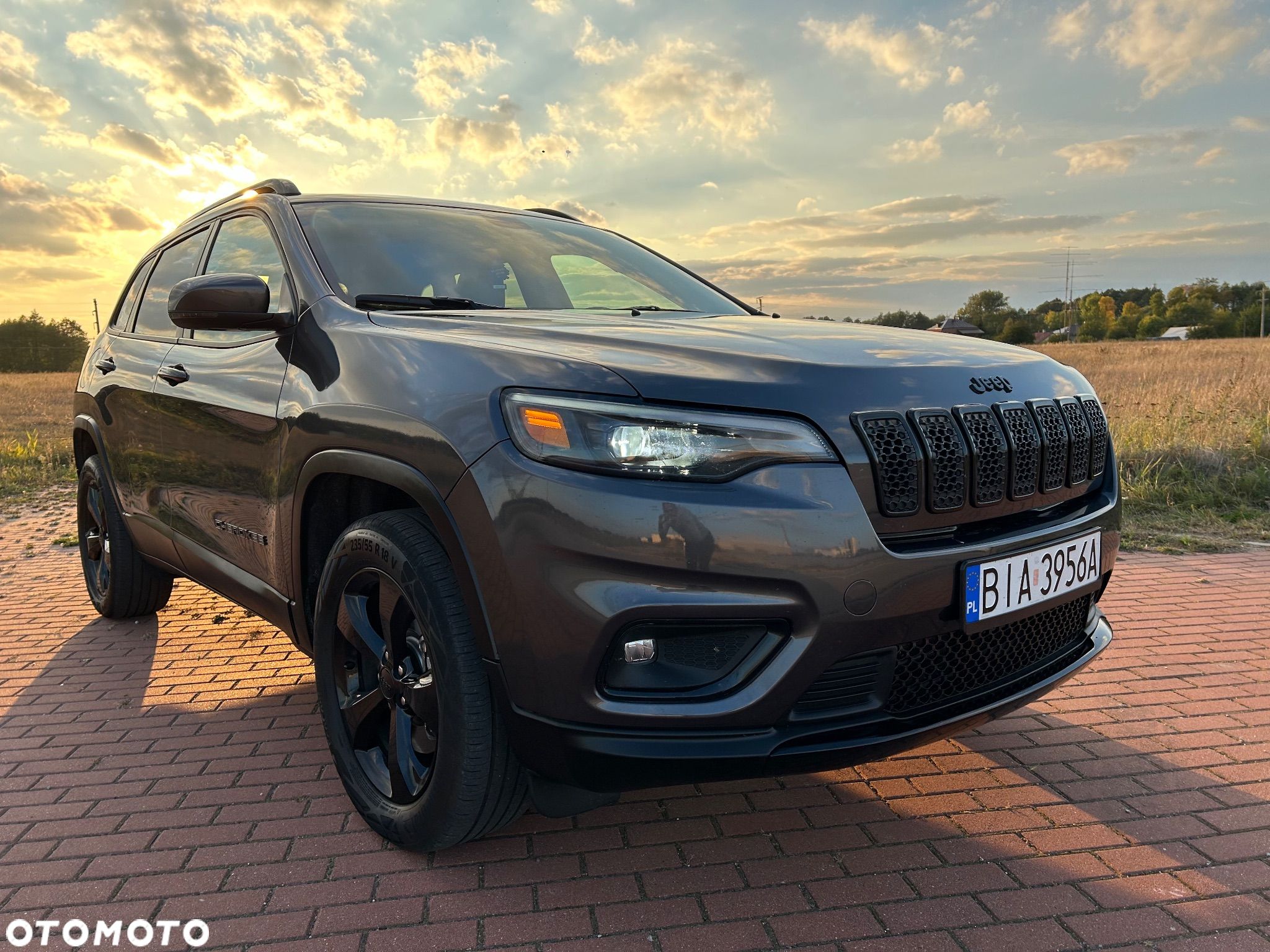 Jeep Cherokee - 1