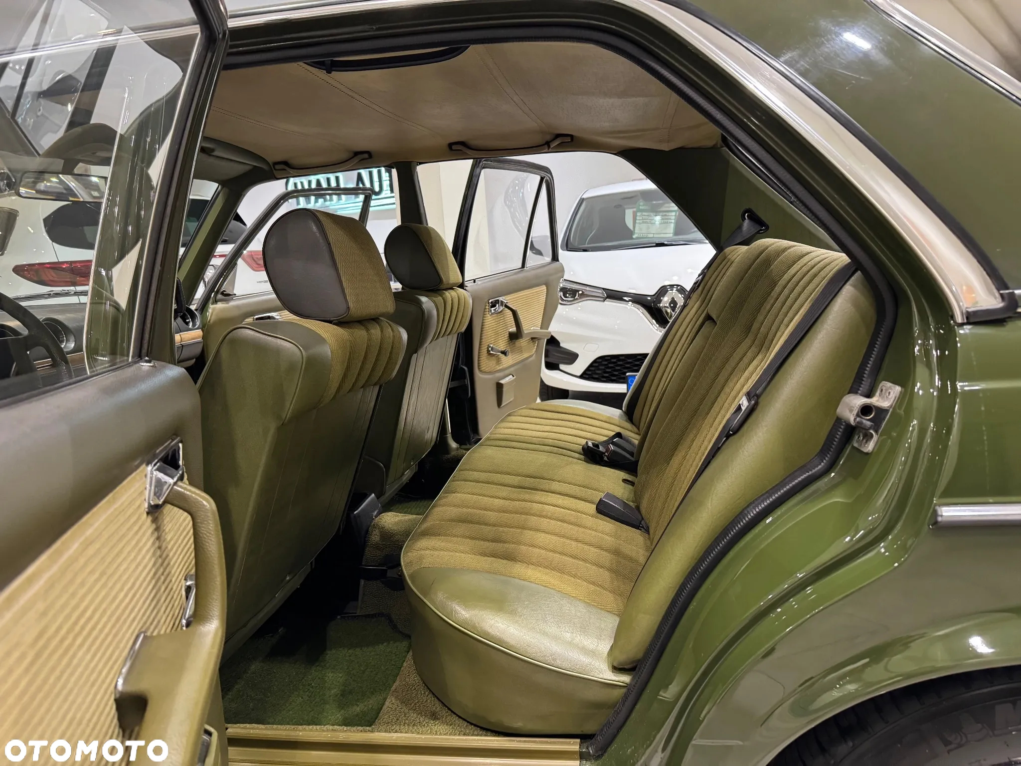 Mercedes-Benz W123 - 22
