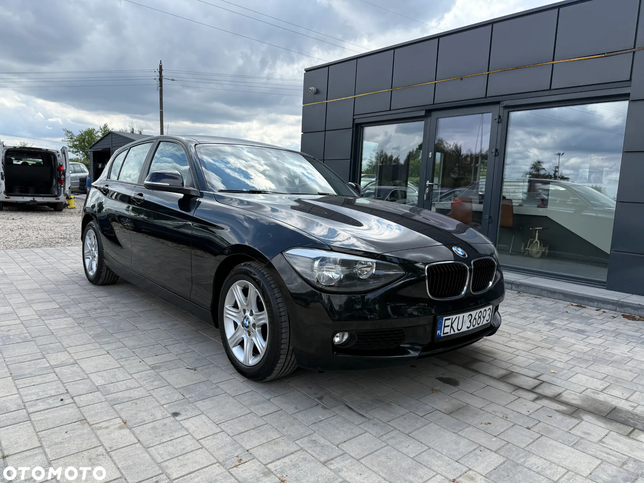 BMW Seria 1 114i - 4