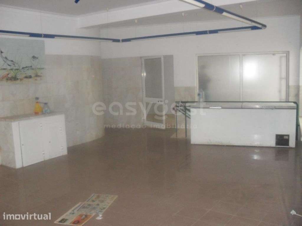 Loja Comercial com 112 m² e Cave no Centro de Beja - Grande imagem: 2/8