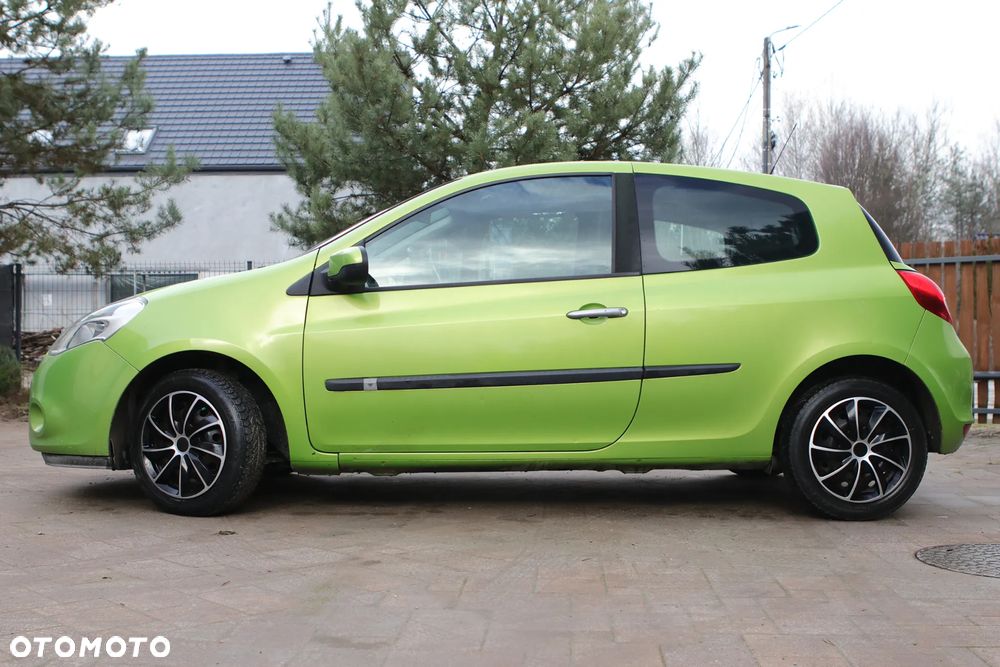 Renault Clio 1.2 16V Alize - 5