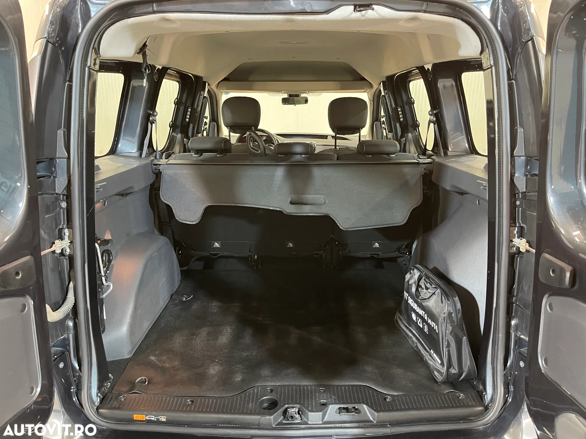 Dacia Dokker 1.5 Blue dCi Laureate - 12