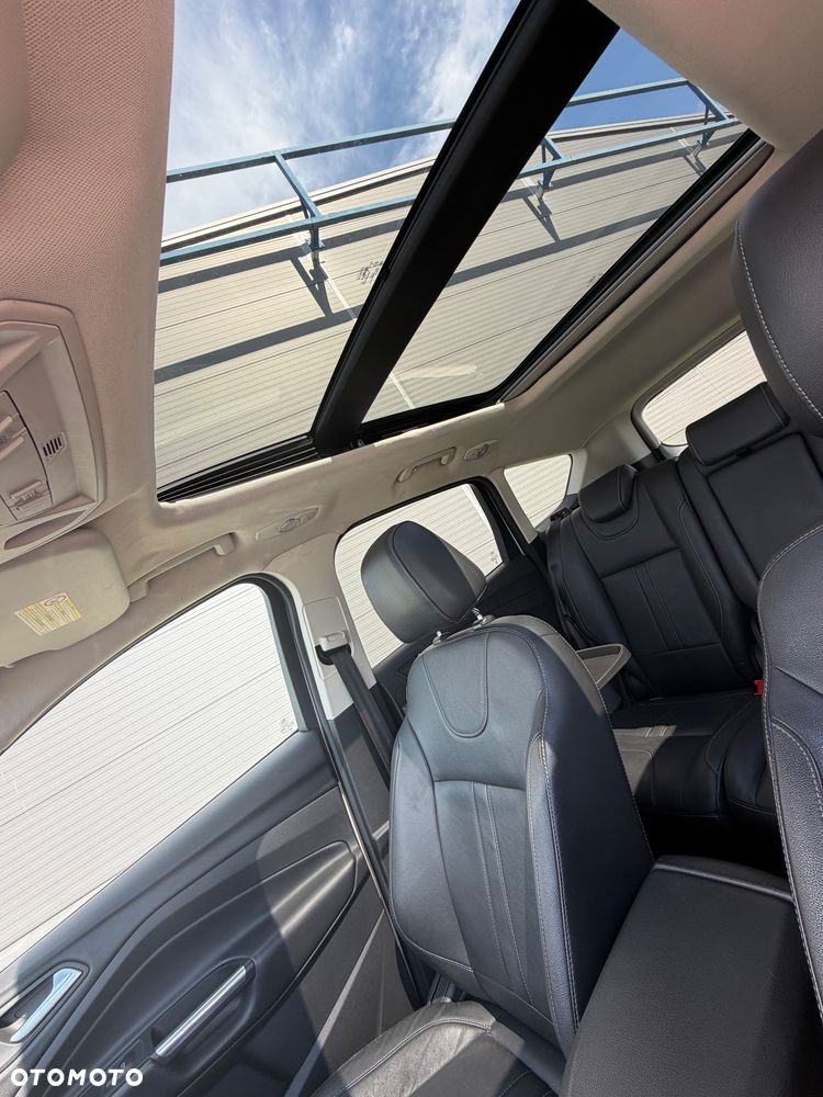 Ford Kuga 2.0 TDCi 4x4 Titanium - 24
