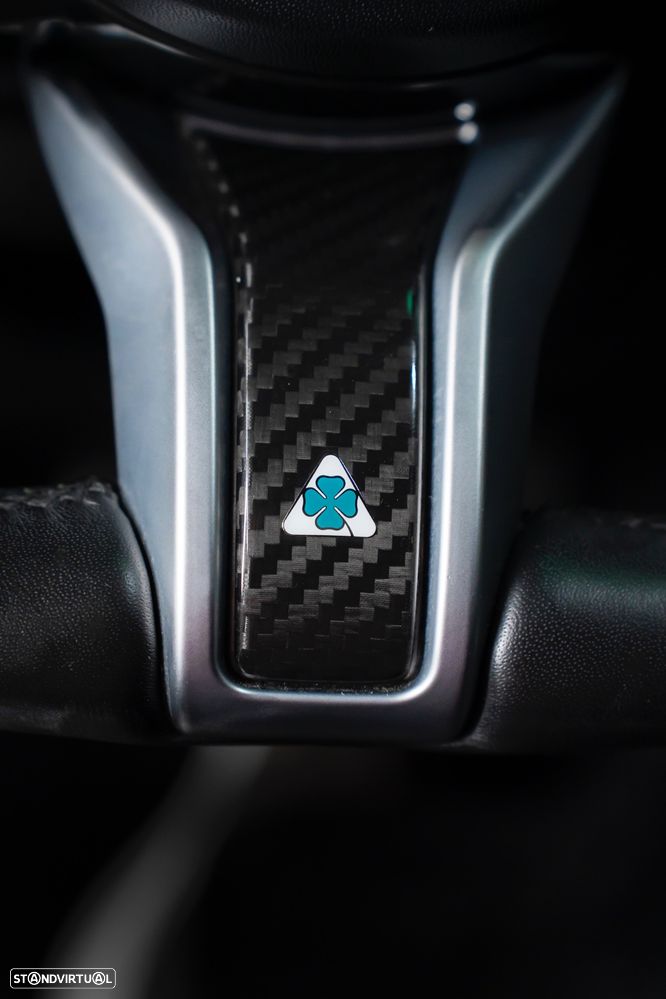 Alfa Romeo Giulia 2.9 V6 Bi-Turbo AT8 Quadrifoglio - 17