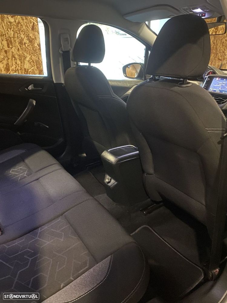 Peugeot 2008 1.5 BlueHDi Style - 43