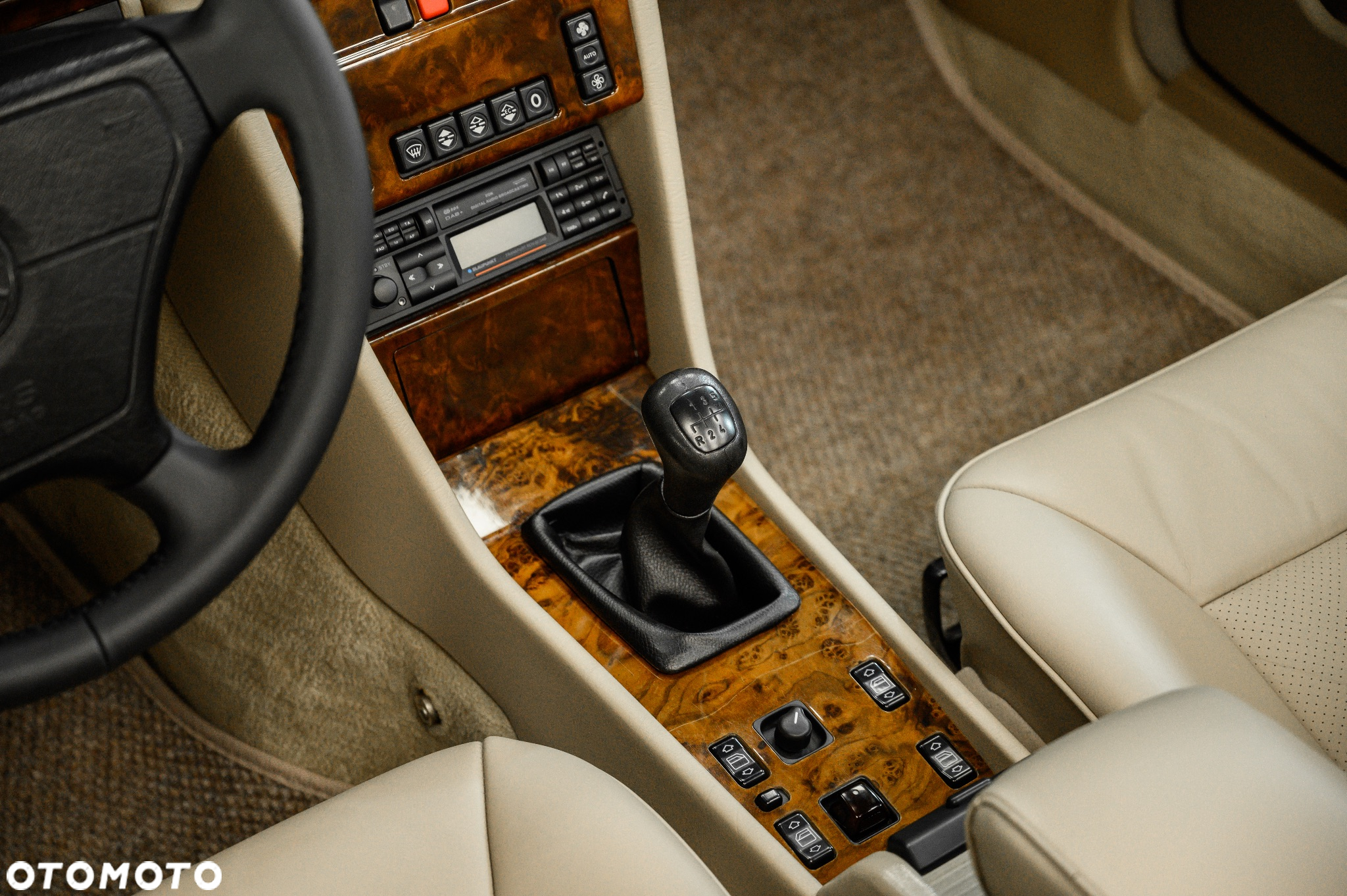 Mercedes-Benz Klasa E 200 - 19