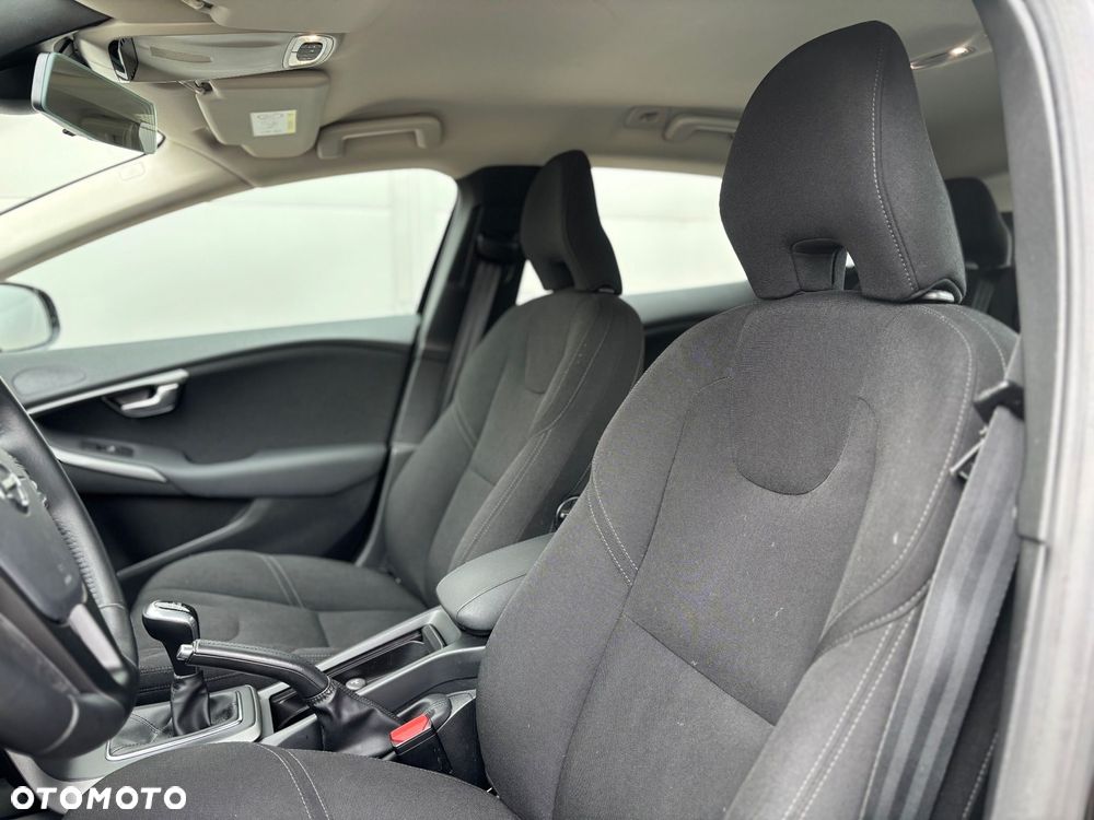 Volvo V40 D2 Kinetic - 13