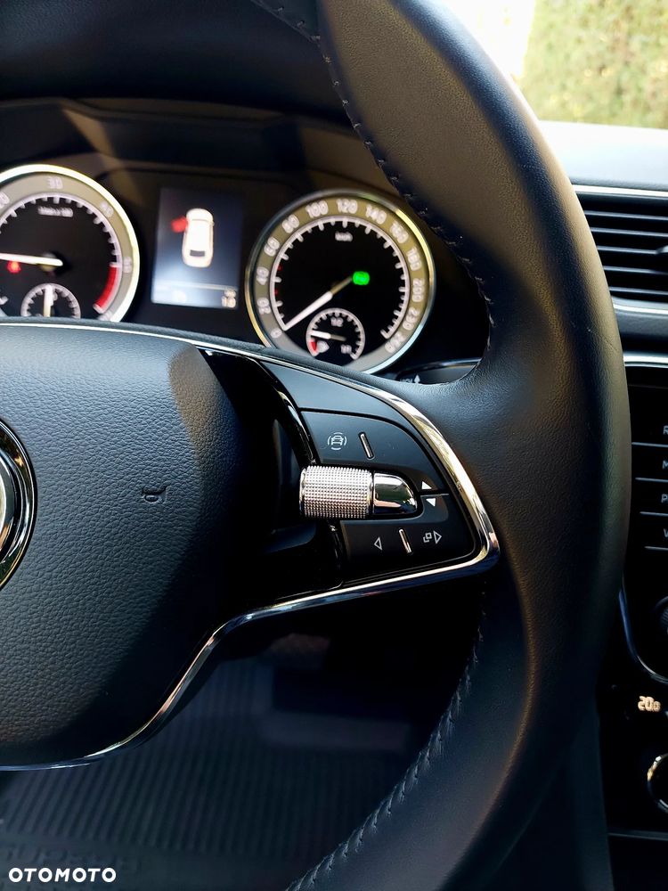 Skoda Superb 2.0 TDI SCR Ambition DSG - 20