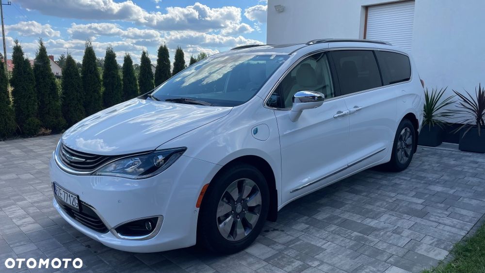 Chrysler Pacifica - 2