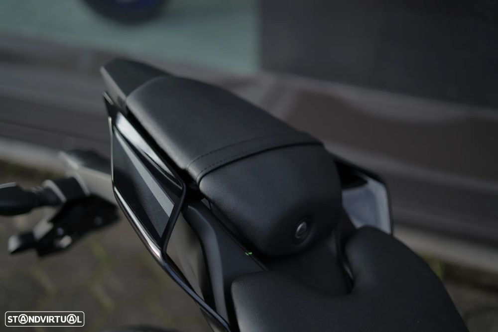 Yamaha YZF R-125 - 11