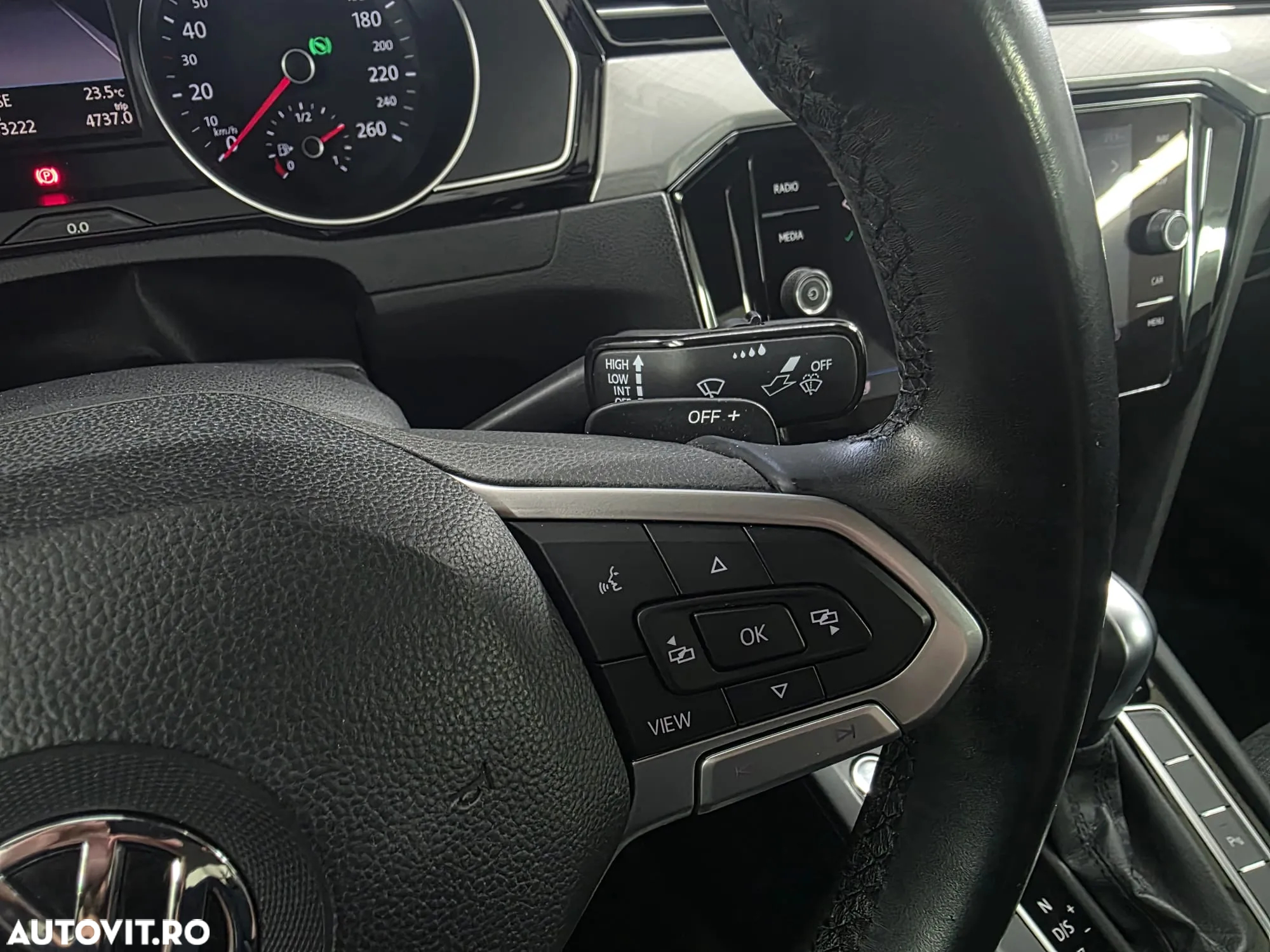 Volkswagen Passat 1.6 TDI DSG Comfortline - 13
