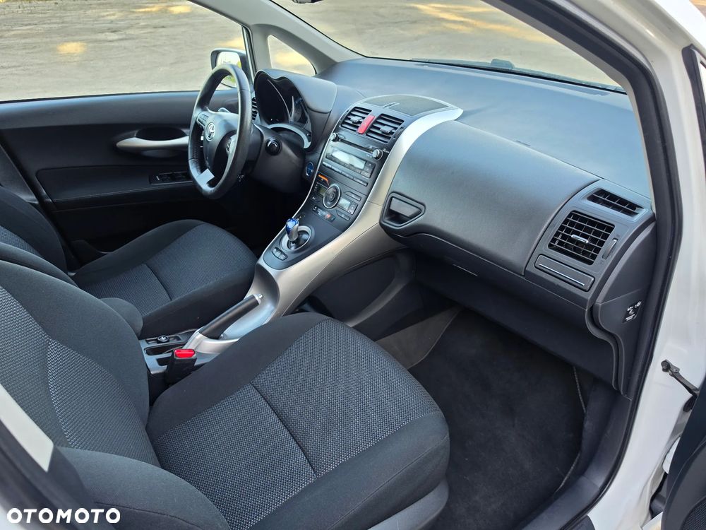 Toyota Auris - 30