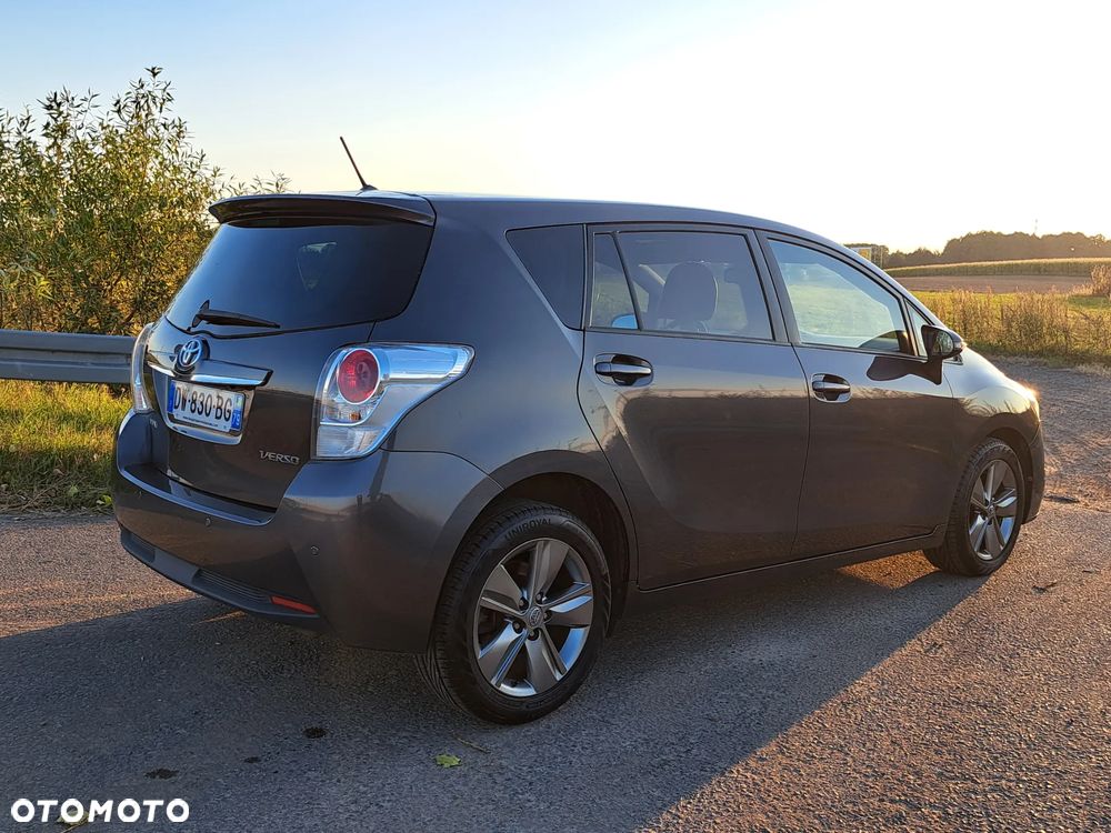 Toyota Verso 1.6 D-4D Prestige - 36