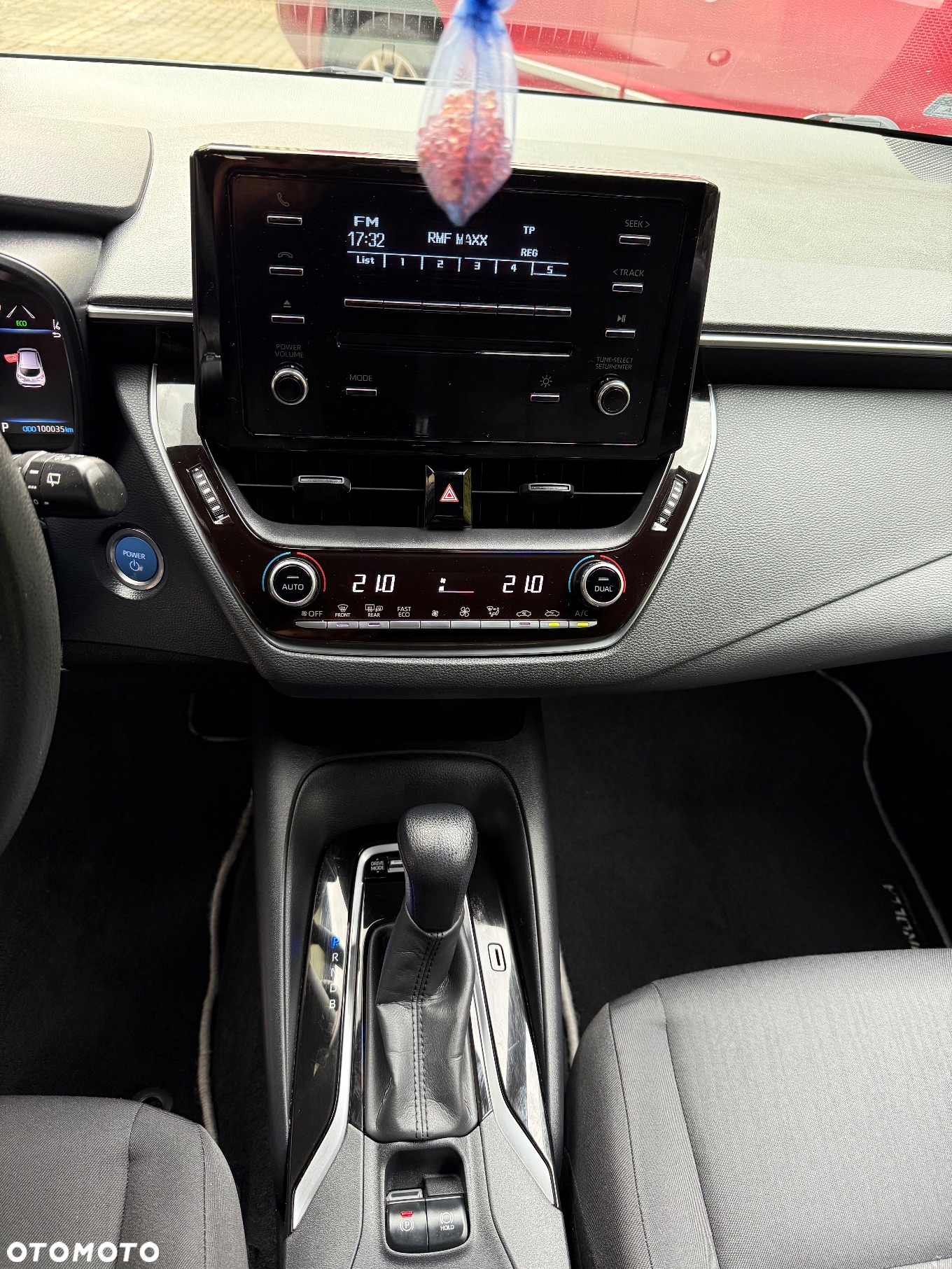 Toyota Corolla 1.8 Hybrid Comfort - 13