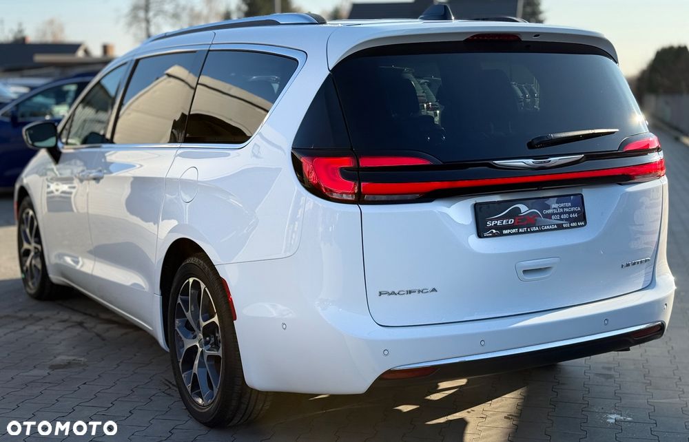 Chrysler Pacifica - 10