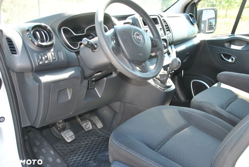 Opel Vivaro L2H1 2,9t Elegance - 11