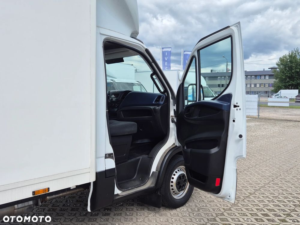 Iveco Daily 35S14 Hi-Matic, kontener 8PAL, pneumatyka, klimatyzacja - 15