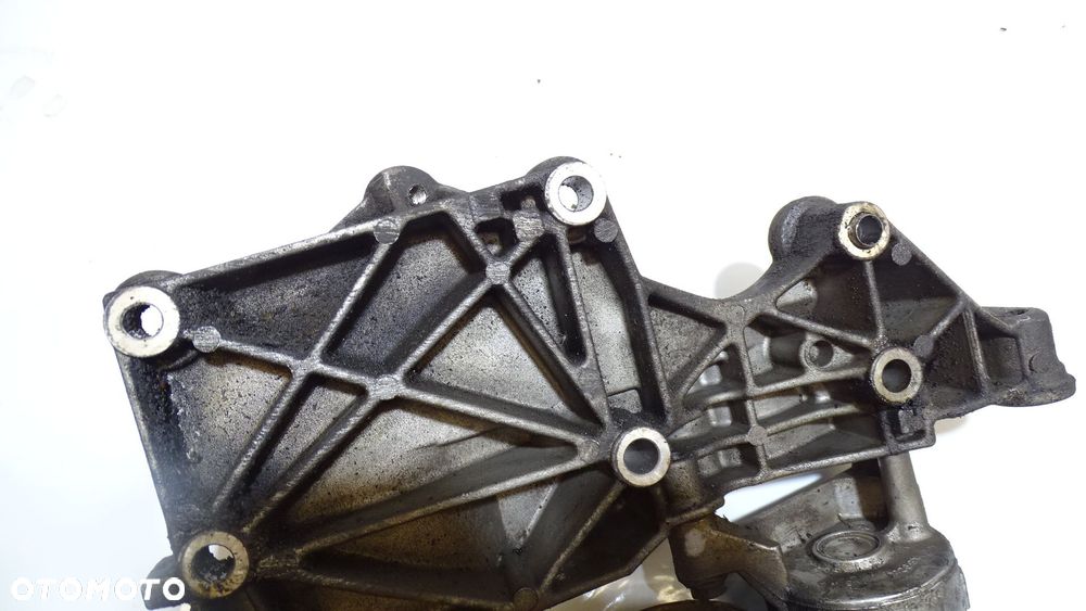 ŁAPA SILNIKA VOLKSWAGEN PASSAT B6 2.0TDI - 6