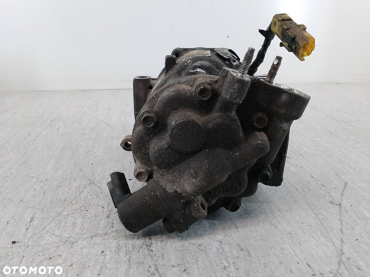 POMPA, SPRĘŻARKA KLIMATYZACJI PEUGEOT 407 9656574080 2.0 HDI - 4