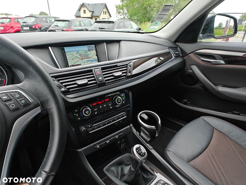 BMW X1 sDrive18d Sport Line - 11