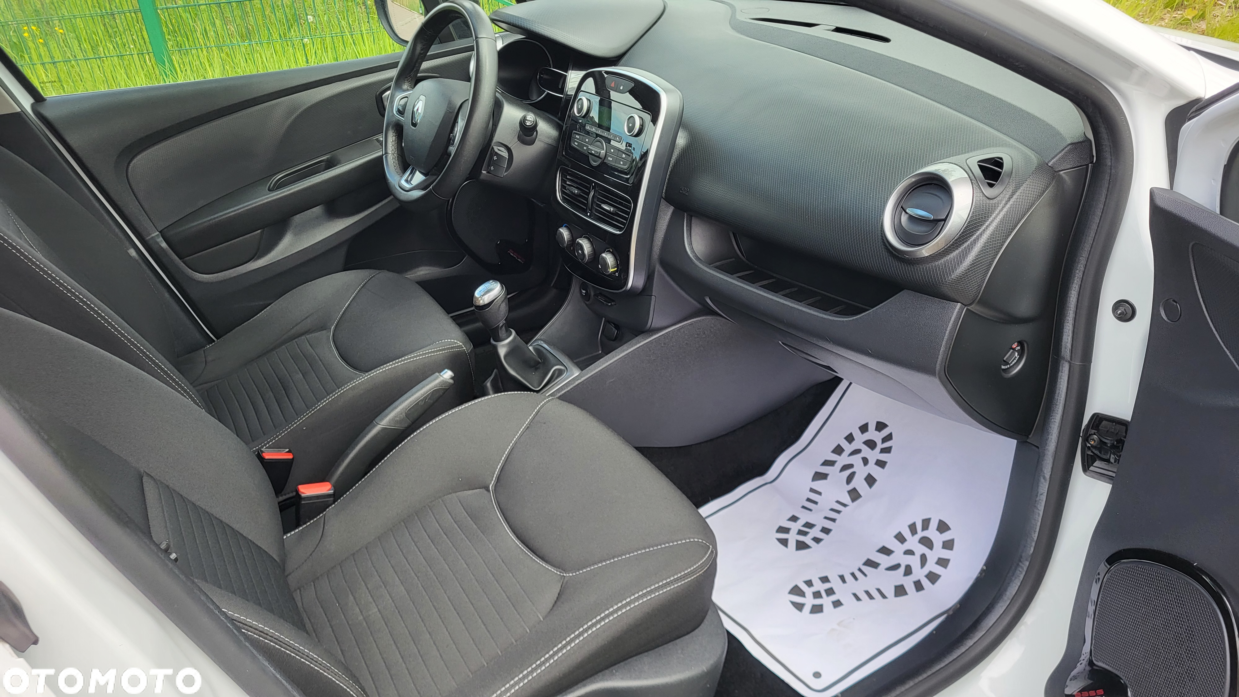 Renault Clio 1.2 16V 75 Limited - 8