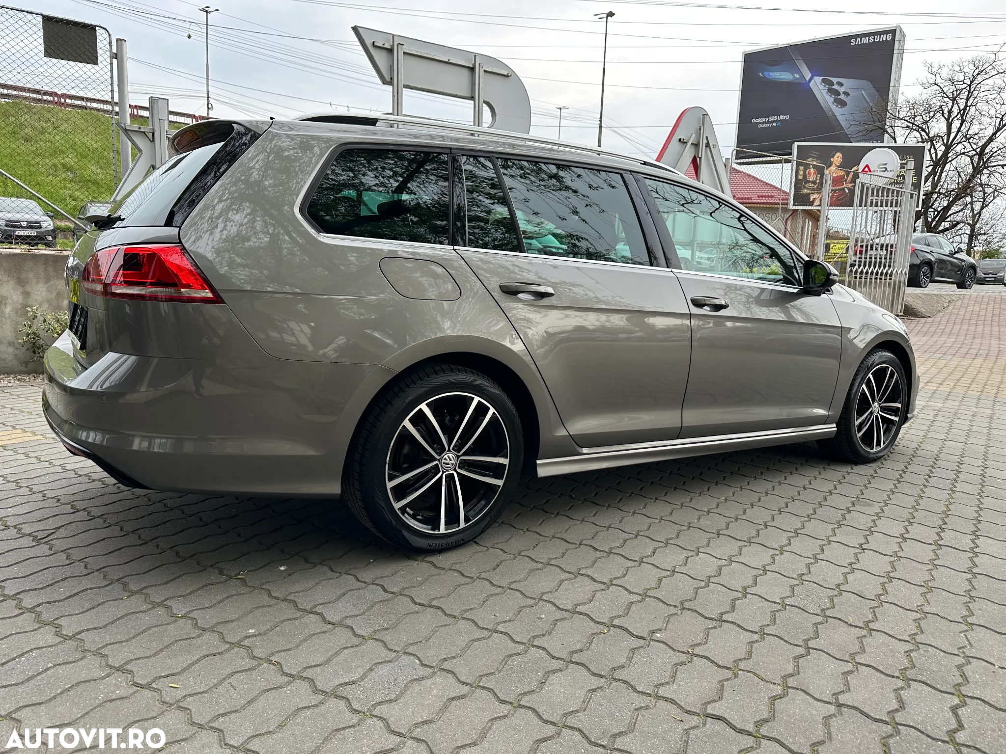 Volkswagen Golf Variant 1.6 TDI BlueMotion Technology DSG Comfortline - 15