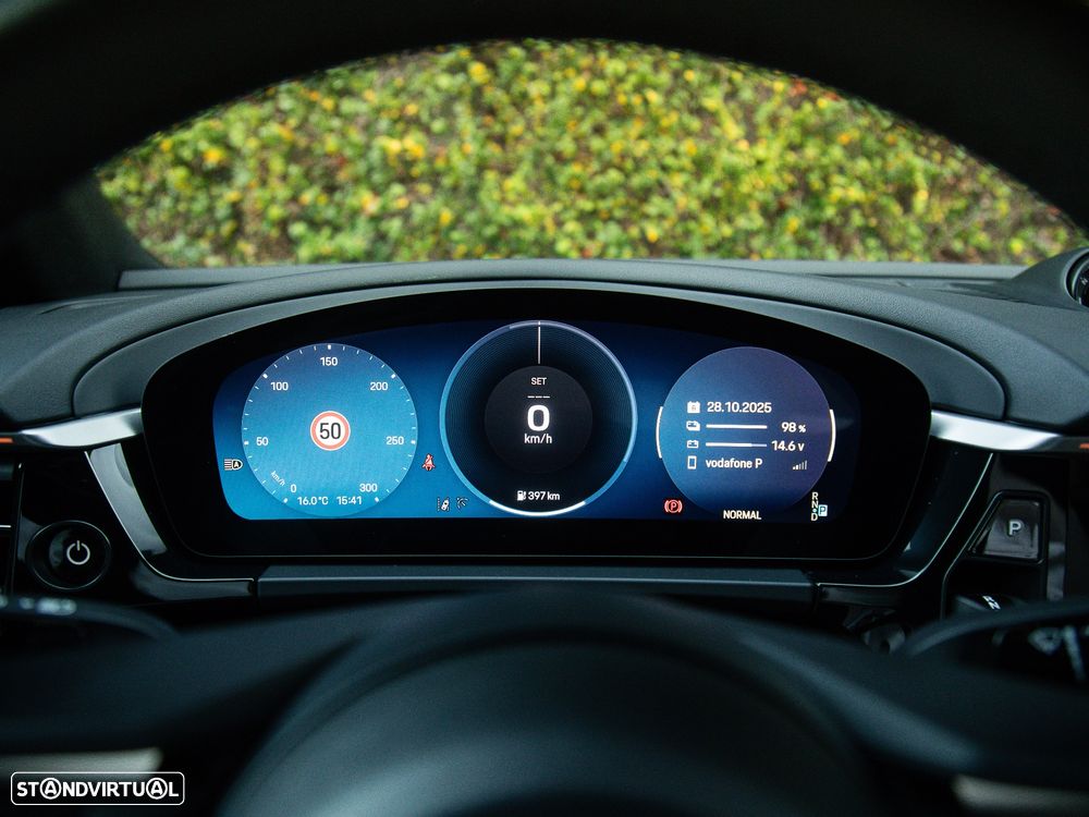 Porsche Macan Electric 4 - 24